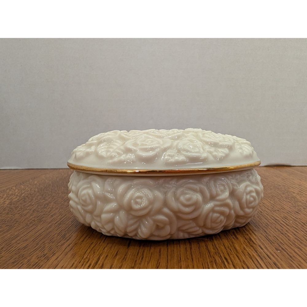 Lennox Heart Trinket Box Gold Trim Mother/Daughter/Bride/Shower - Picture 4 of 8